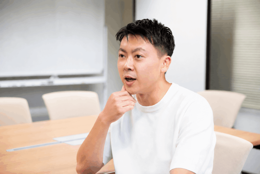株式会社ZeQ 代表取締役 阿部 哲大 様のインタビュー時の様子